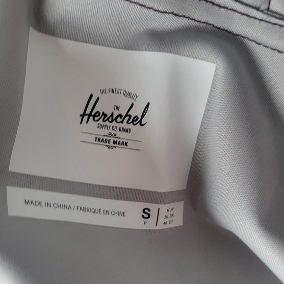 Herschel Women's Classic Rain Jacket Size S - Picture 3 of 4